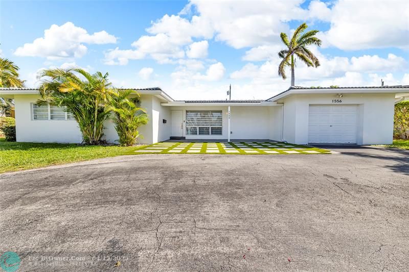 1556 SE 7th St, Deerfield Beach, Florida image 3