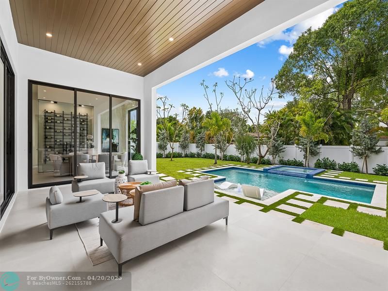 208 NE 23rd Street, Wilton Manors, Florida image 4