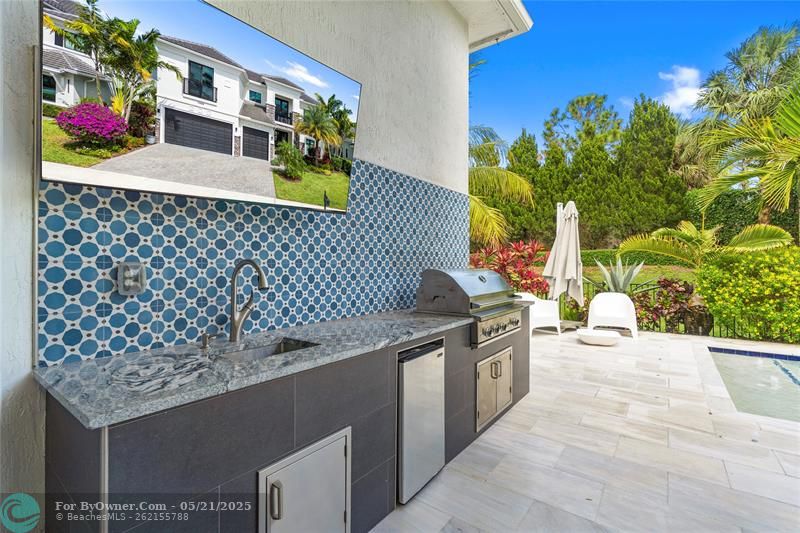 OUTDOOR KITCHEN