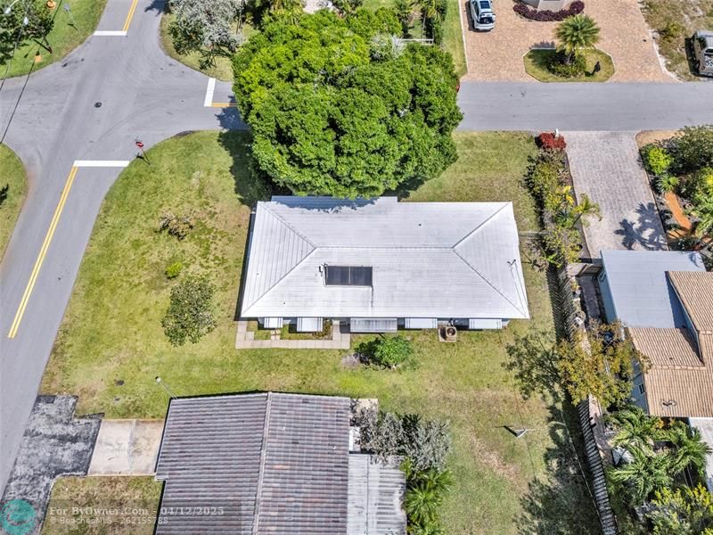 300 NE 22nd St, Wilton Manors, Florida image 9