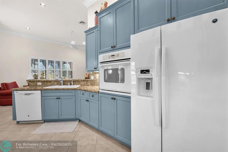 6585 Murano Way, Lake Worth, Florida image 17