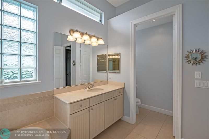 7655 S Village Square, Vero Beach, Florida image 31