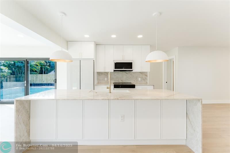 812 SE 9th Terrace, Deerfield Beach, Florida image 4
