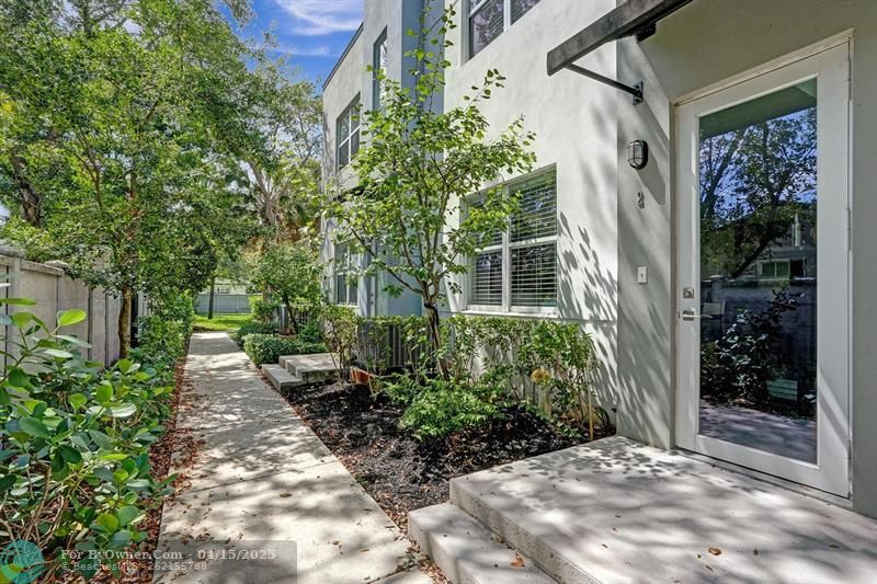 480 NE 35th Ct #2, Oakland Park, Florida image 2