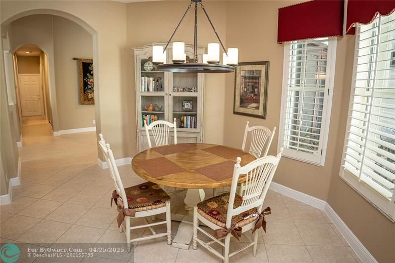 Spacious separate eat-in kitchen area