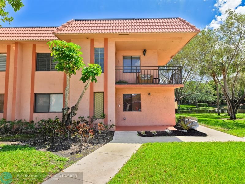 235 Lakeview Dr #104, Weston, Florida image 7