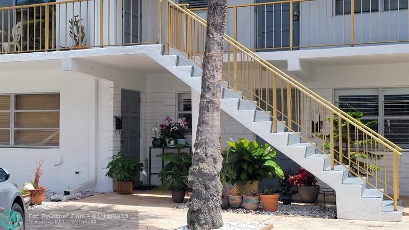 1907 NE 4th St #7, Deerfield Beach, Florida image 2