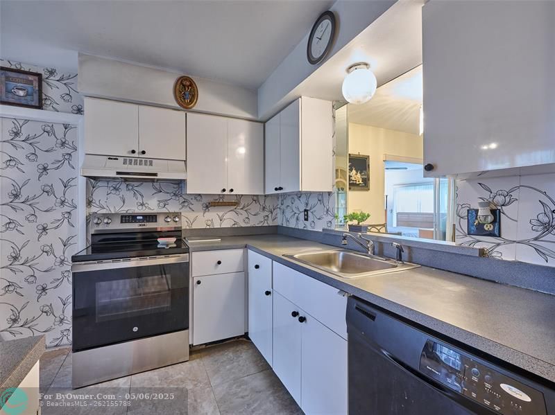 7708 Margate Boulevard, Margate, Florida image 14
