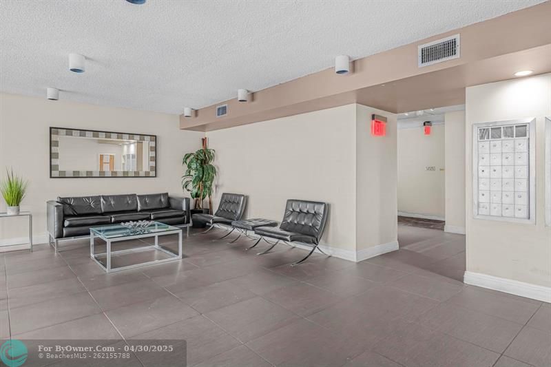 2751 Taft St #208, Hollywood, Florida image 7