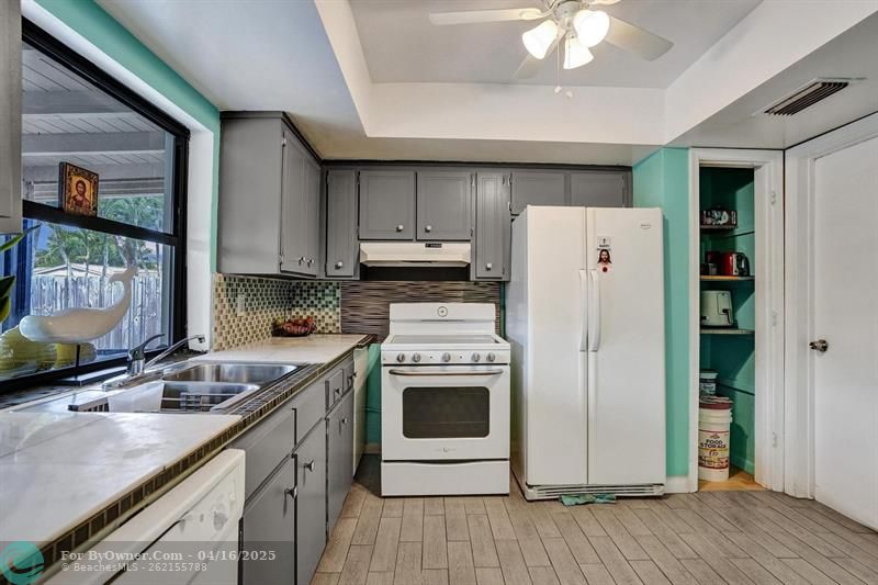 6342 NW 20th St, Margate, Florida image 17