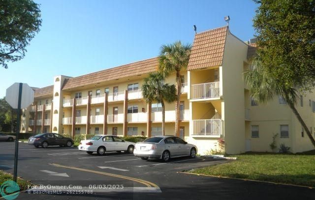 8110 Sunrise Lakes Blvd #202, Sunrise, Florida image 17