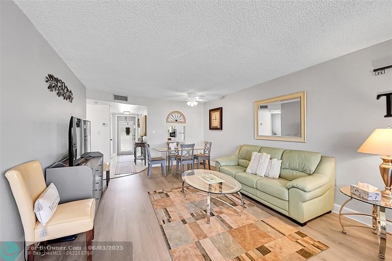 8110 Sunrise Lakes Blvd #202, Sunrise, Florida image 4