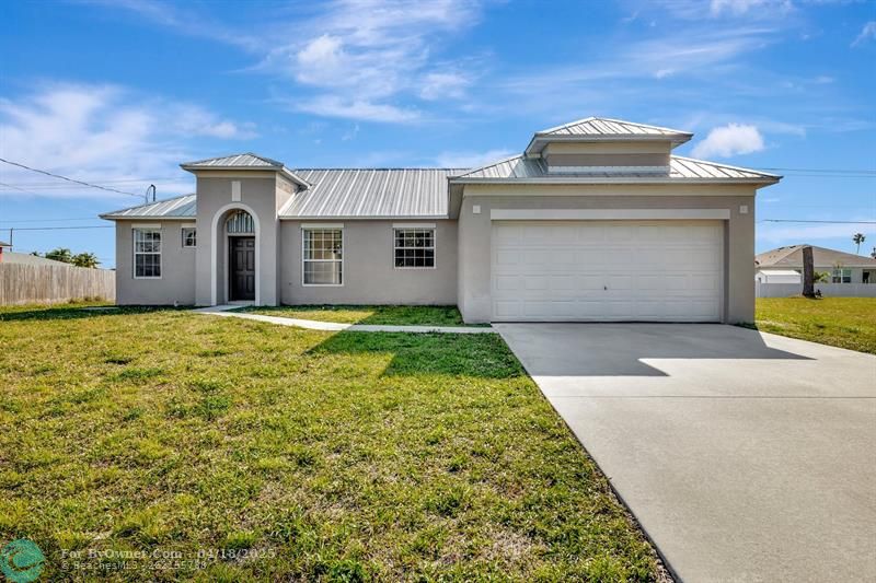 423 NW Ravenswood, Port Saint Lucie, Florida image 2