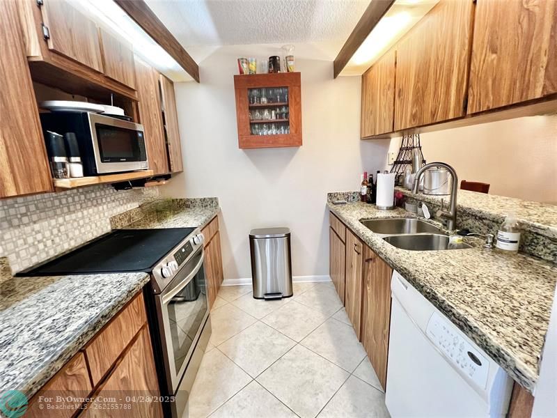 9150 SW 23rd St #B, Davie, Florida image 4