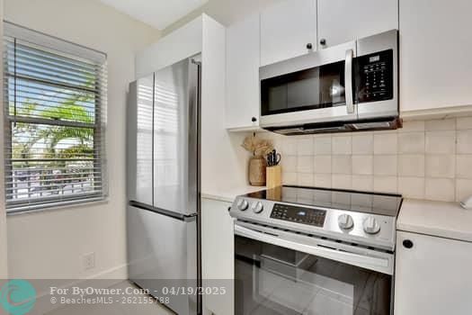 2228 N Cypress Bend Dr #210, Pompano Beach, Florida image 6