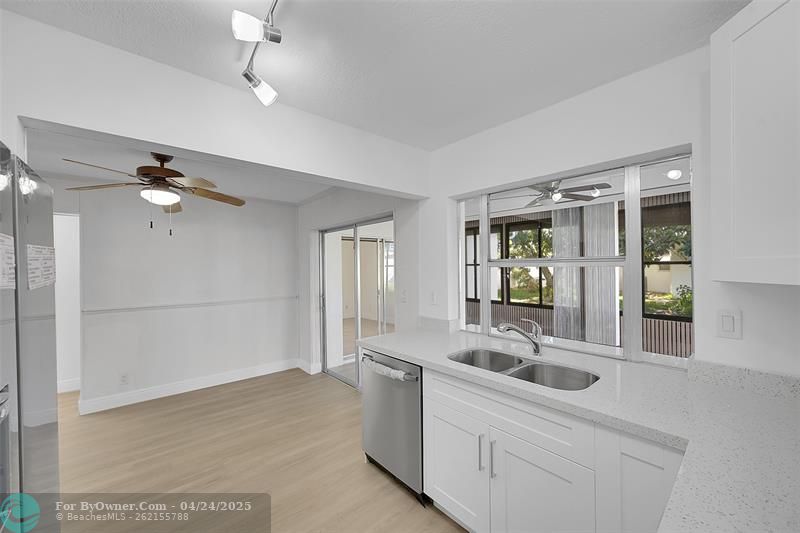 6702 NW 70th Ct, Tamarac, Florida image 12