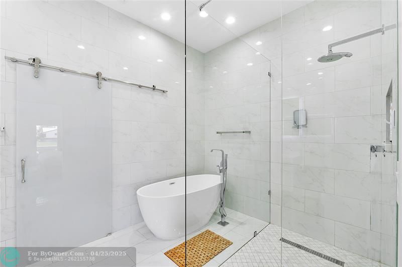 5621 Bayview Drive, Fort Lauderdale, Florida image 34