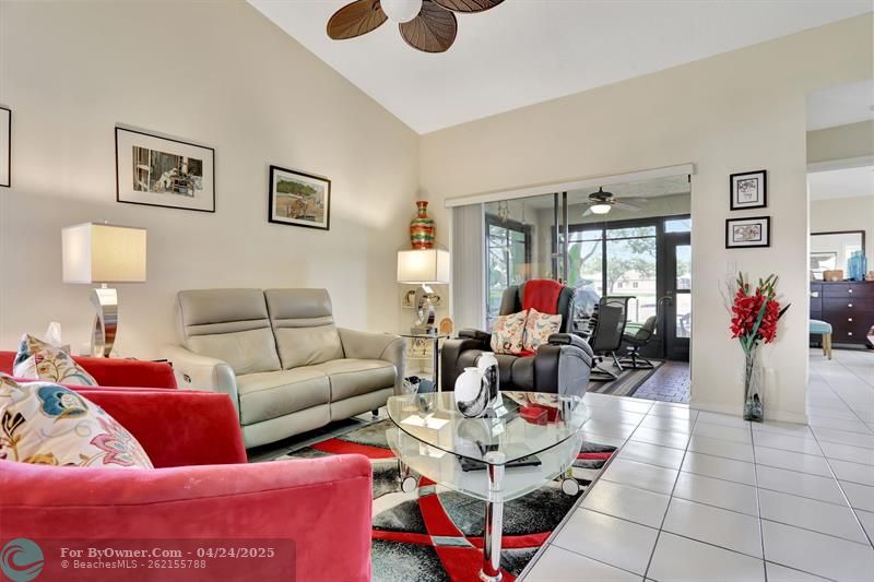 128 Centennial Ct, Deerfield Beach, Florida image 4