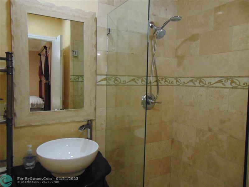 6512 NW 9th St, Margate, Florida image 19