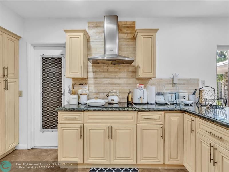 680 NE 57th St, Miami, Florida image 13
