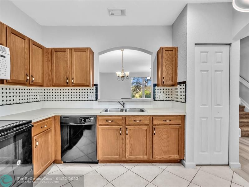 2362 Center Stone Ln #2362, Riviera Beach, Florida image 9