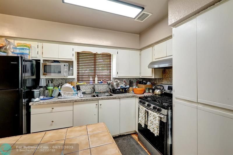 1340 NW 181st St, Miami, Florida image 27