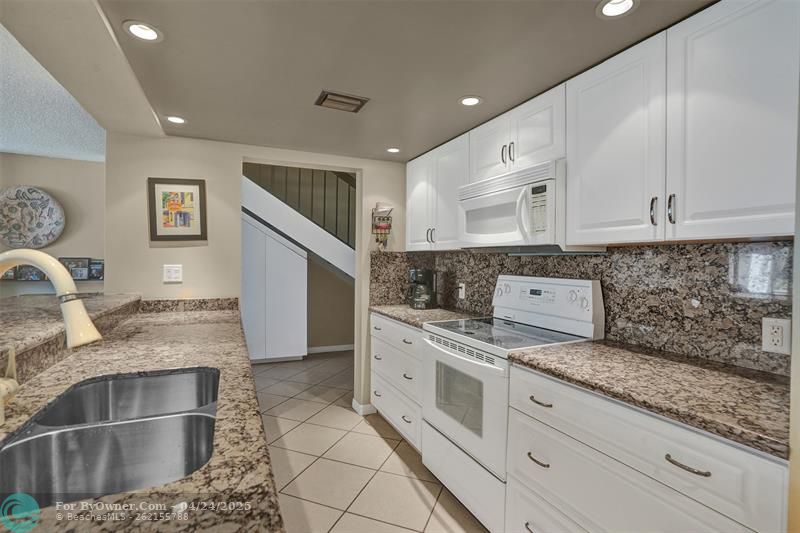 1680 W Golfview Dr #1680, Pembroke Pines, Florida image 7