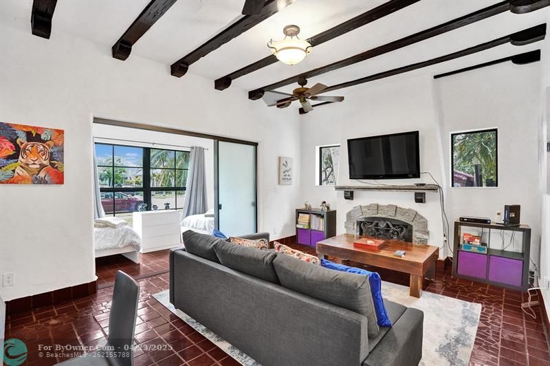 1013 Harrison St, Hollywood, Florida image 11