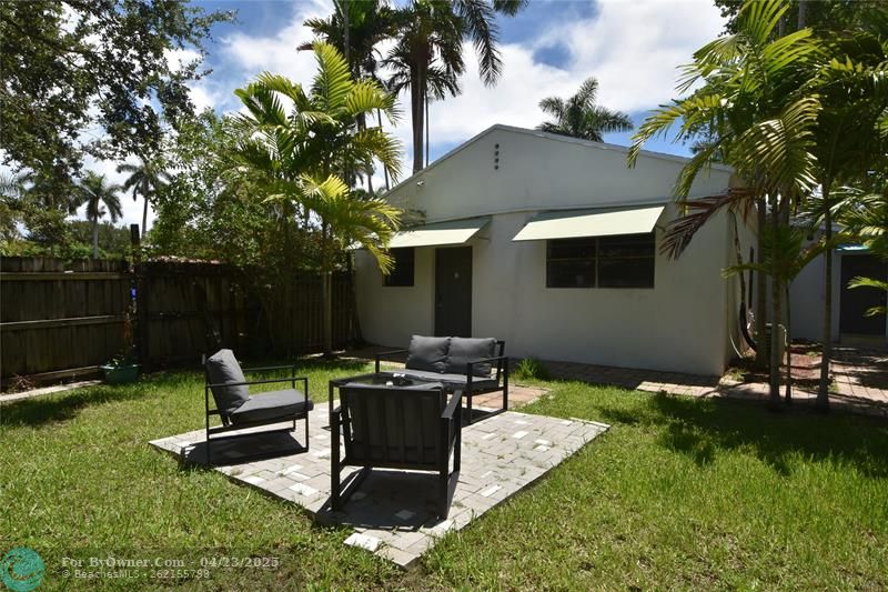 1050 NE 82nd St, Miami, Florida image 5