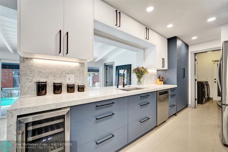 2633 NE 10th Ter, Wilton Manors, Florida image 12