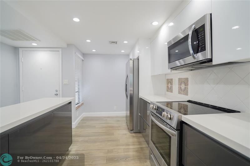 7 Royal Palm Way #304, Boca Raton, Florida image 9