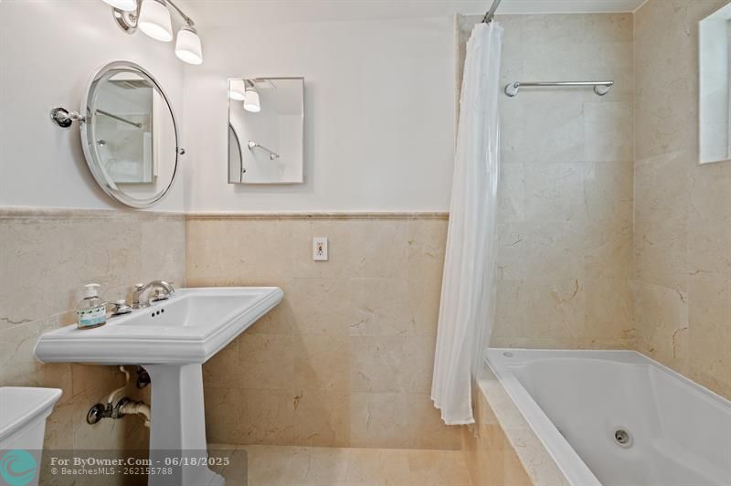 2436 Gulfstream Ln, Fort Lauderdale, Florida image 20