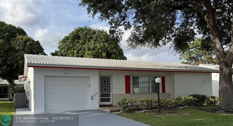2 BEDROOM, 2 BATH 1 CAR GARAGE