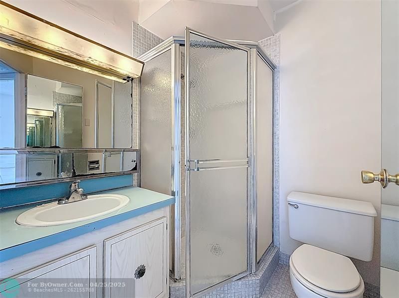 5102 NW 36th St #512, Lauderdale Lakes, Florida image 12