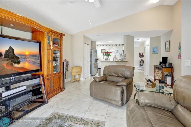 1653 SW 158th Ter, Pembroke Pines, Florida image 21