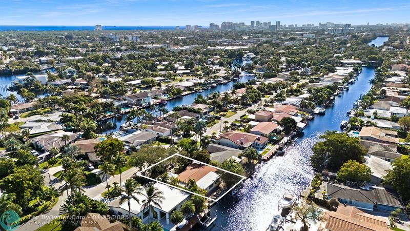 2333 NE 19th Ave, Wilton Manors, Florida image 2