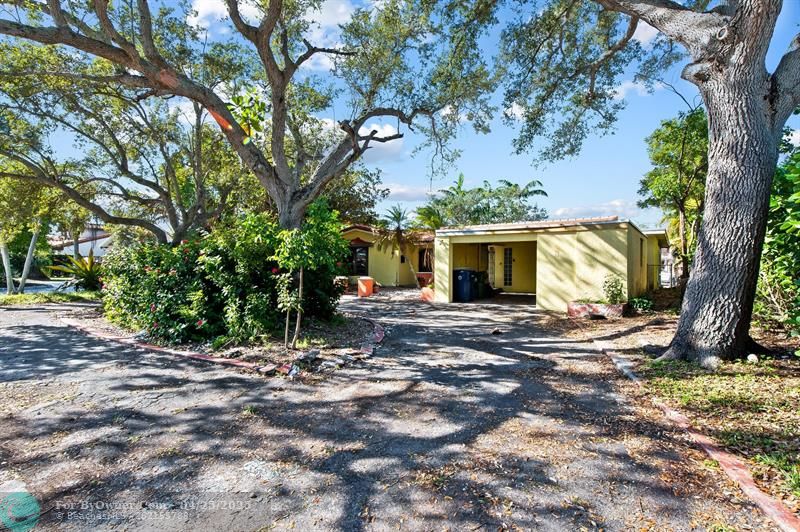 2333 NE 19th Ave, Wilton Manors, Florida image 15
