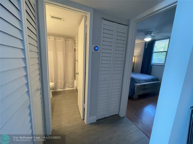 111 Lake Emerald Dr #308, Oakland Park, Florida image 16