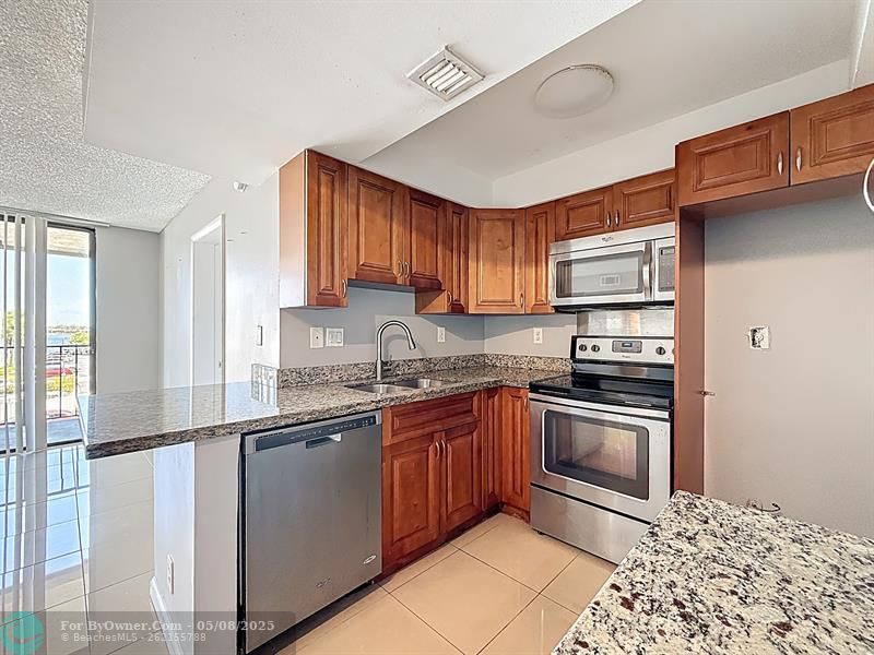724 Executive Center Drive #32, West Palm Beach, Florida image 5