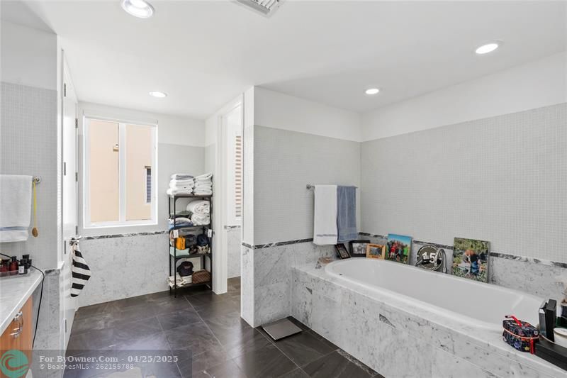 6001 Laguna Path S, Miami Beach, Florida image 39