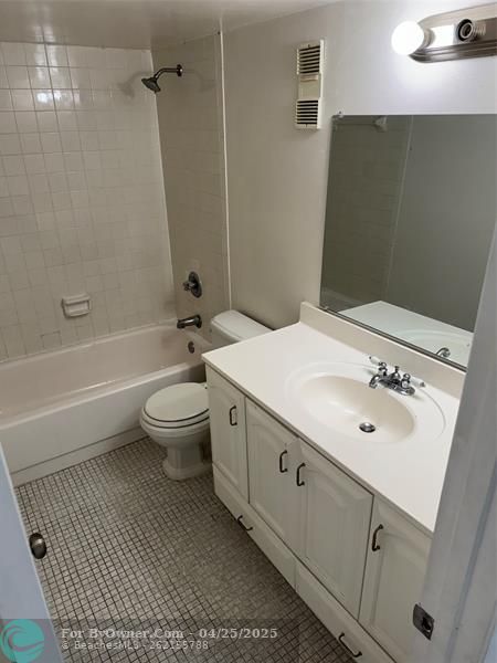 3905 N Nob Hill Rd #302, Sunrise, Florida image 7
