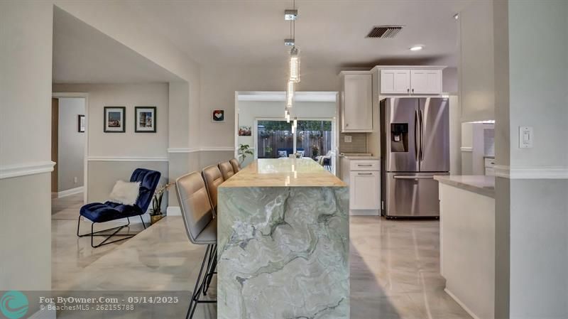 2720 NE 1st Way, Wilton Manors, Florida image 9