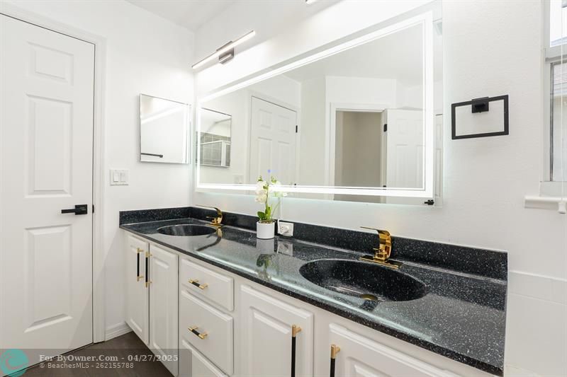 590 Valencia Cir, Vero Beach, Florida image 32
