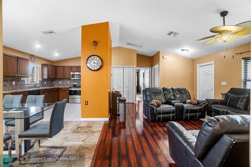 192 NE Caprona Ave, Port Saint Lucie, Florida image 12