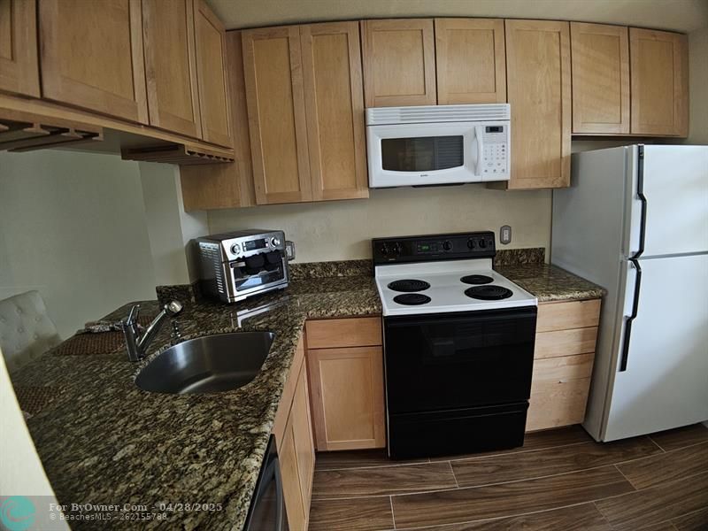 10003 Winding Lake Rd #105, Sunrise, Florida image 15