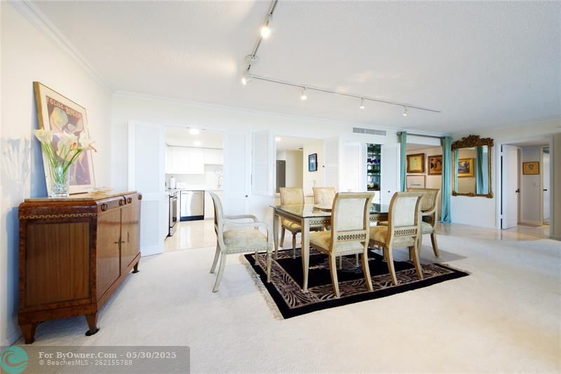 2480 Presidential Way #904, West Palm Beach, Florida image 9