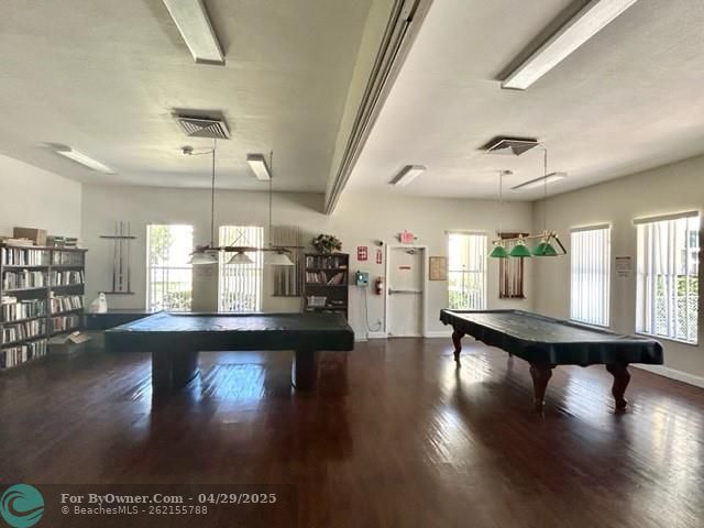 clubhouse billard room