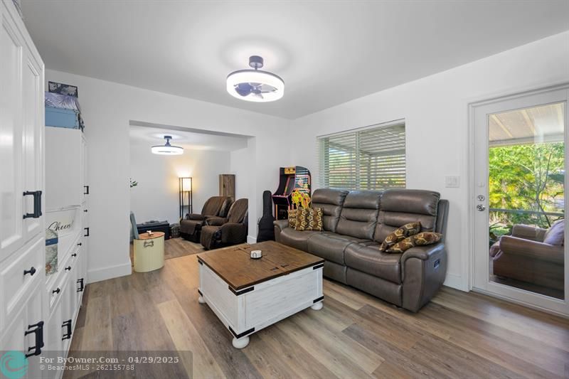2626 Garfield St, Hollywood, Florida image 4