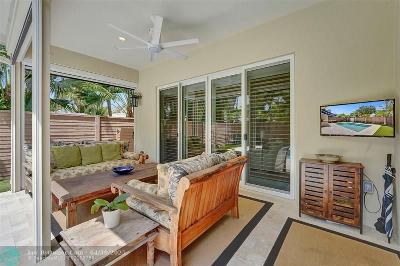 517 NE 11th Ave, Fort Lauderdale, Florida image 37