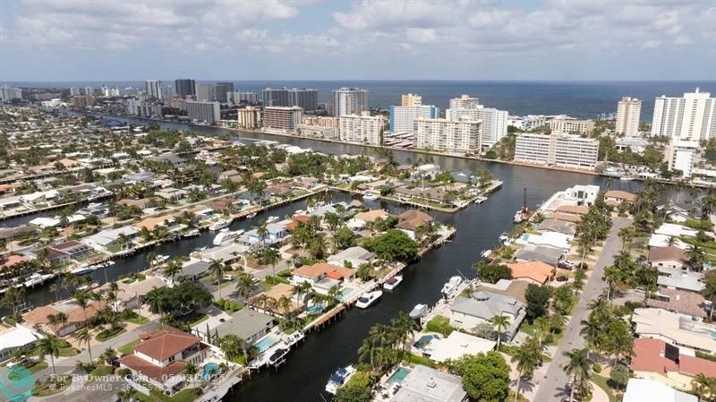 2700 NE 4  Street, Pompano Beach, Florida image 33